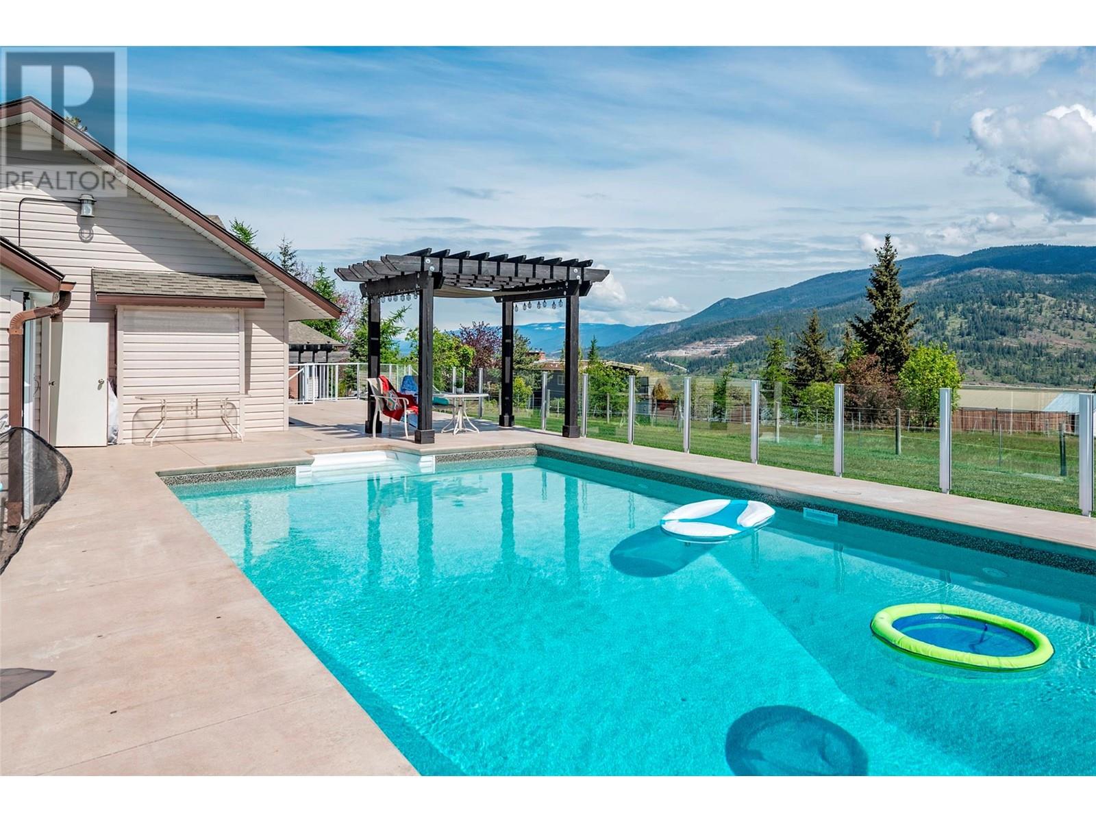 186 Stepping Stones Crescent, Spallumcheen, British Columbia  V1H 1X2 - Photo 63 - 10348872