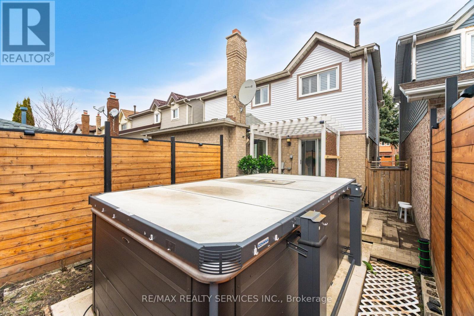 34 Chipmunk Crescent, Brampton, Ontario  L6R 1B3 - Photo 43 - W12127724