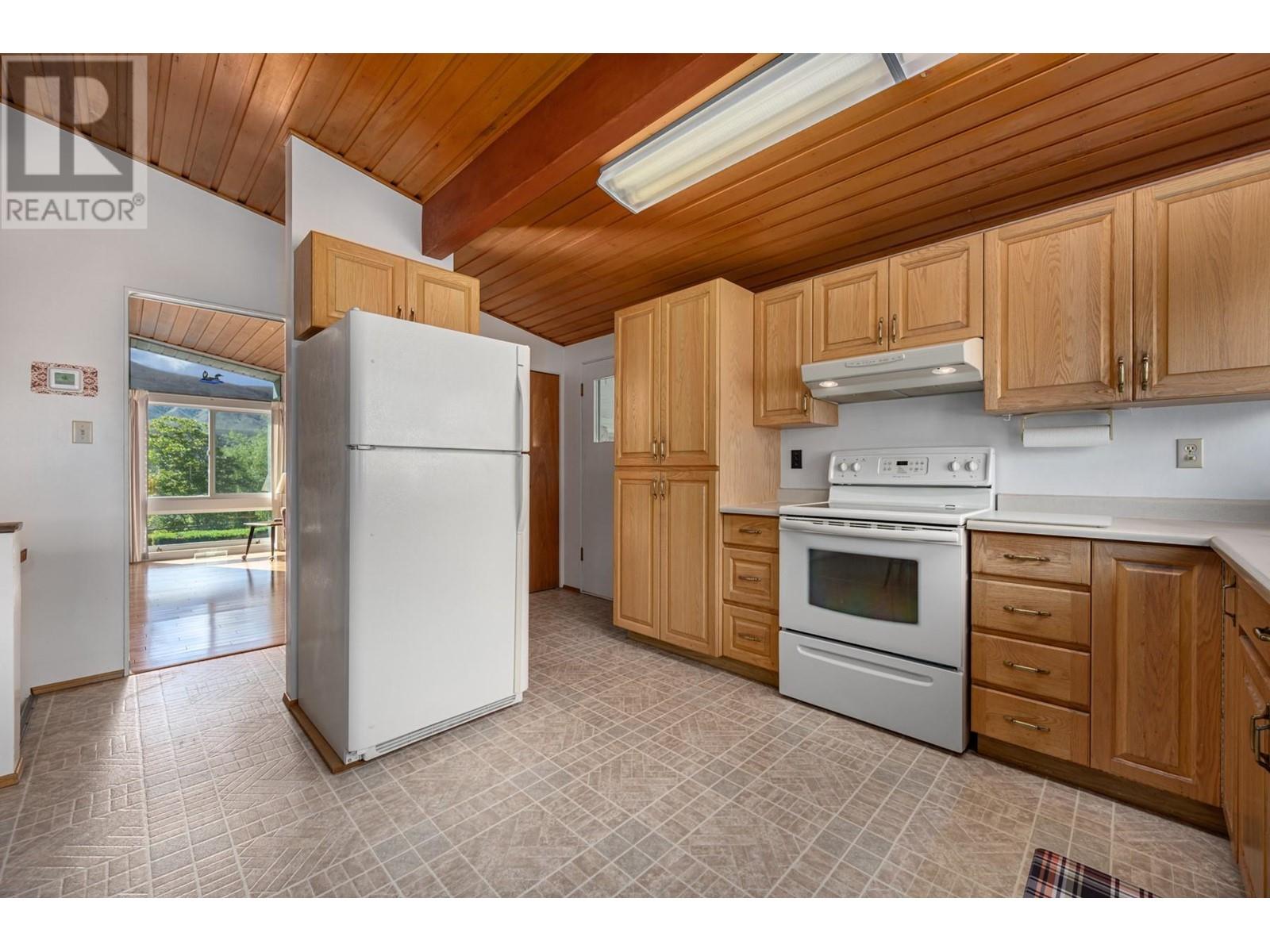 405 Macleod Lane, Ashcroft, British Columbia  V0K 1A0 - Photo 5 - 10348922