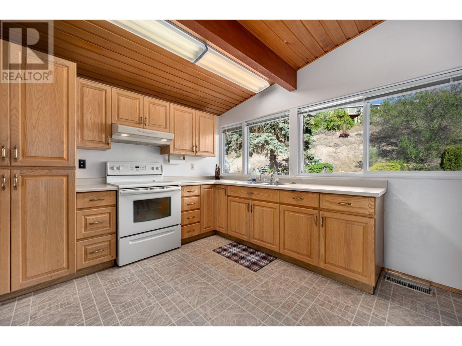 405 Macleod Lane, Ashcroft, British Columbia  V0K 1A0 - Photo 4 - 10348922
