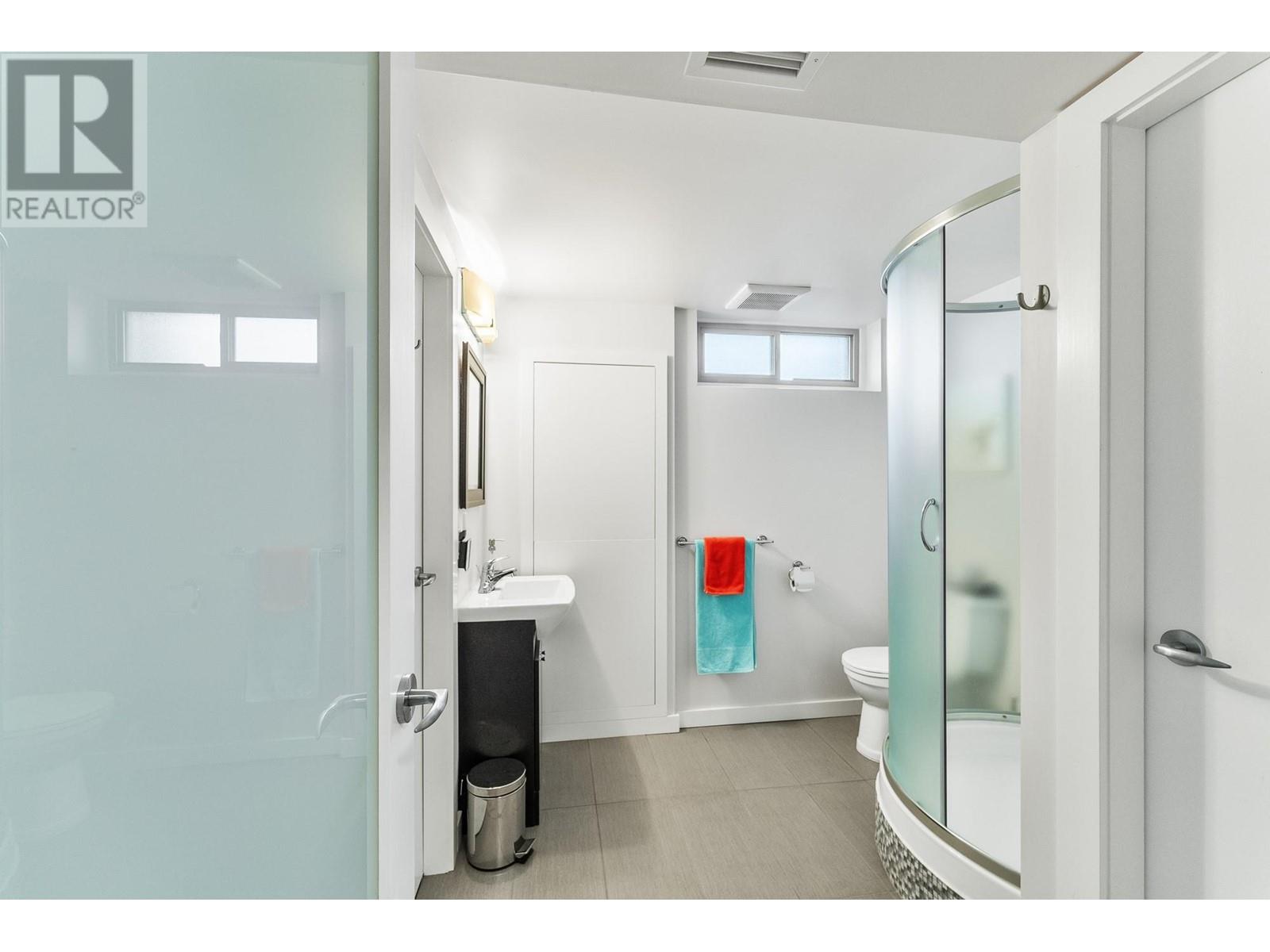 343 Gwyer Street, Penticton, British Columbia  V2A 1R2 - Photo 34 - 10349080