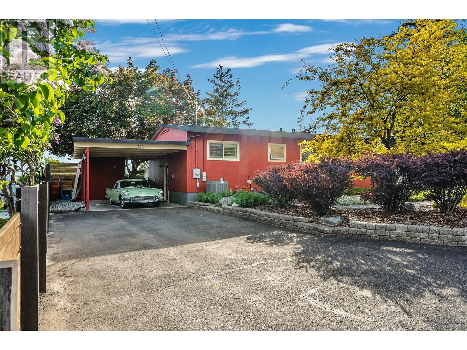 343 Gwyer Street, Penticton, British Columbia  V2A 1R2 - Photo 6 - 10349080