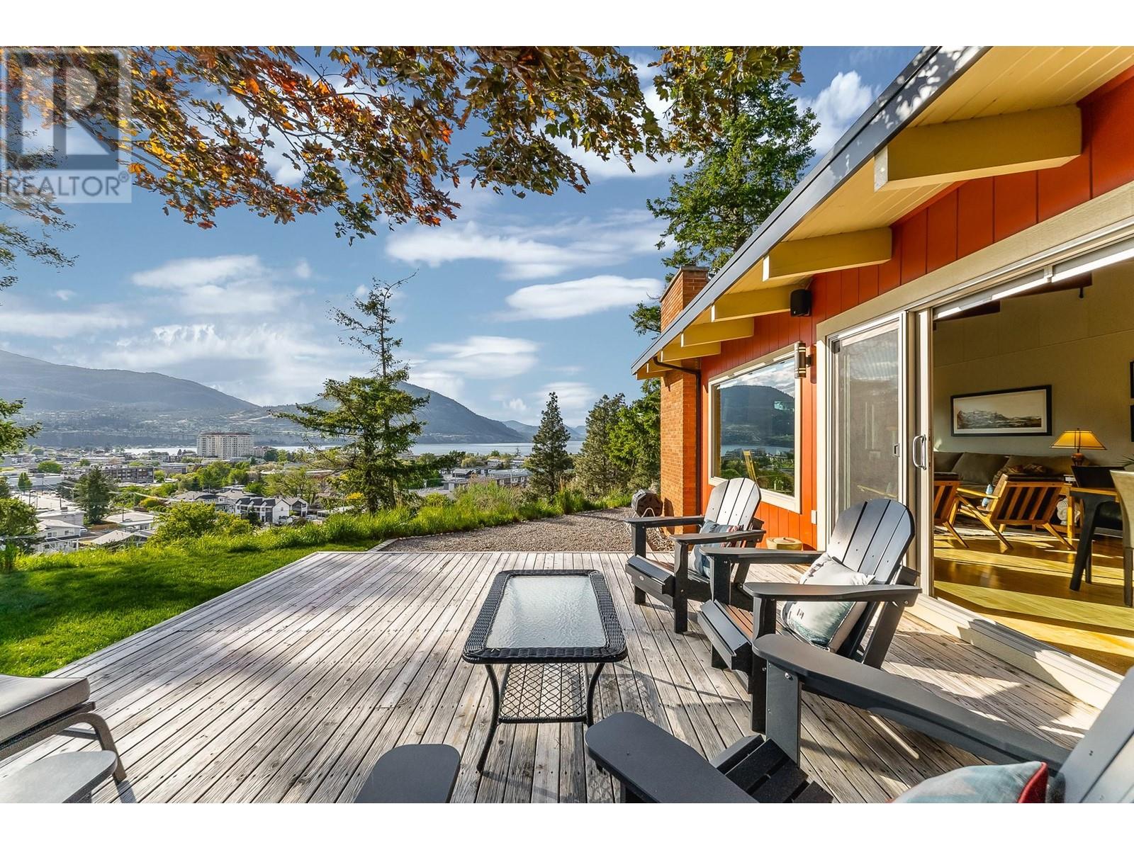 Property at 343 Gwyer Street image 1
