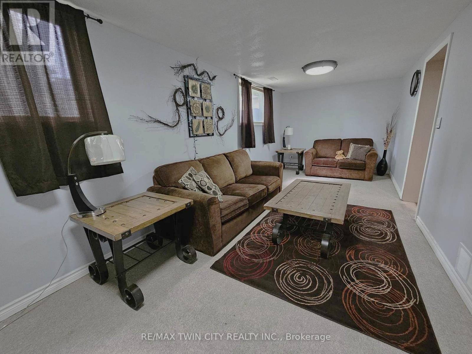 559 Sprucehill Avenue, Waterloo, Ontario  N2L 4V8 - Photo 12 - X12167854