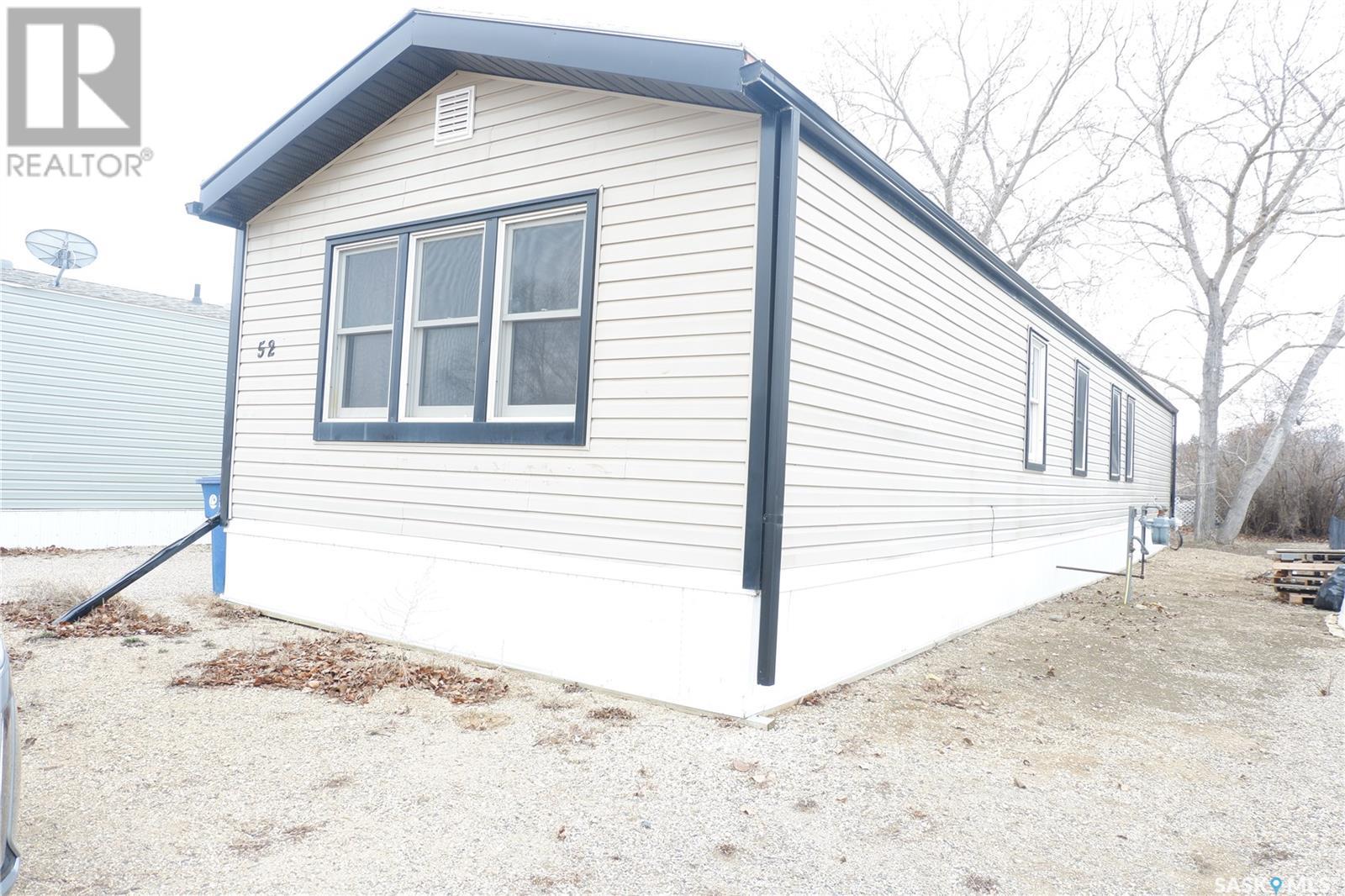52 Sunrise Estates, Assiniboia, Saskatchewan  S0H 0B0 - Photo 2 - SK002481