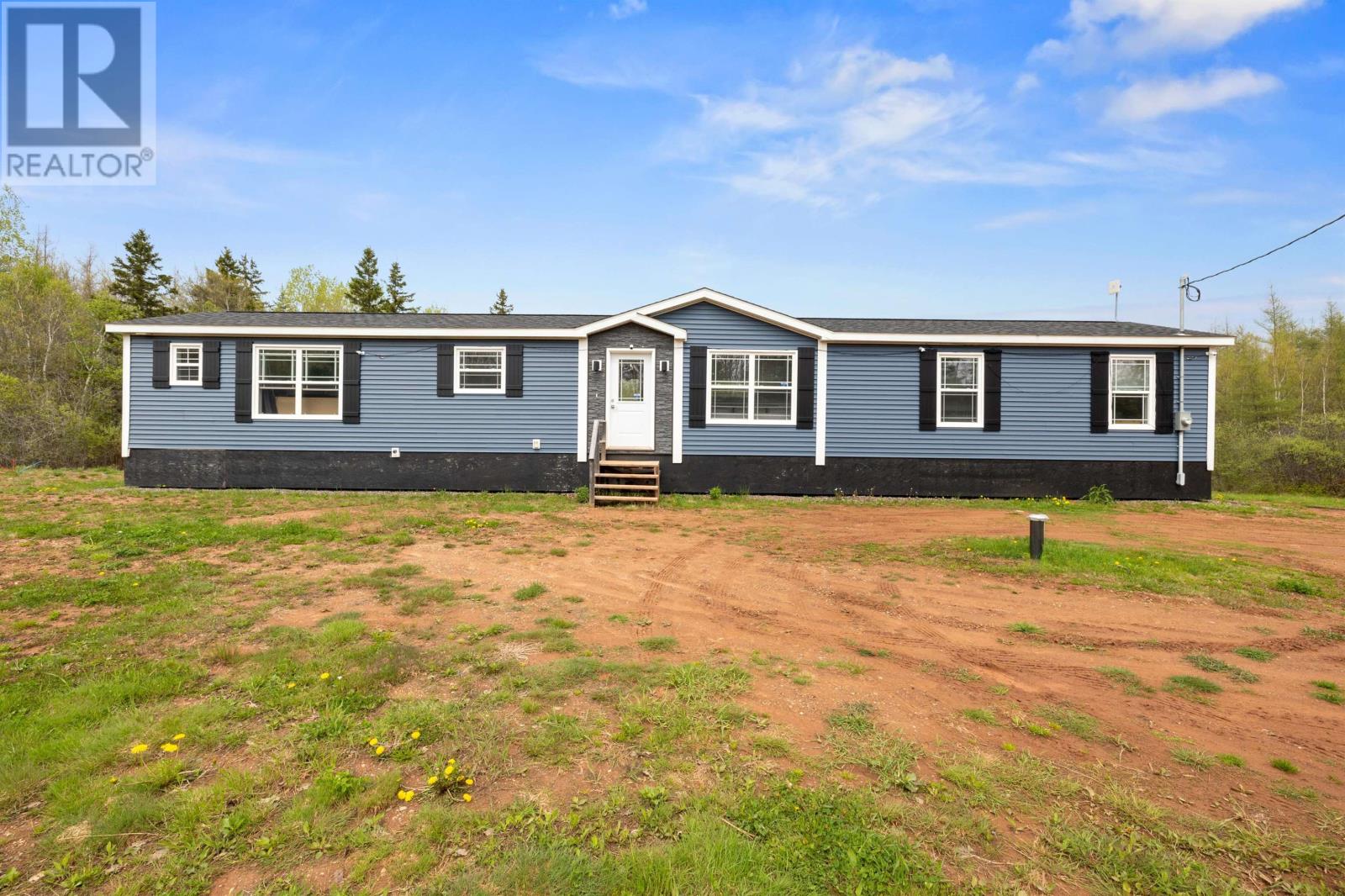 Property at 612 MACARTHUR Road image 3