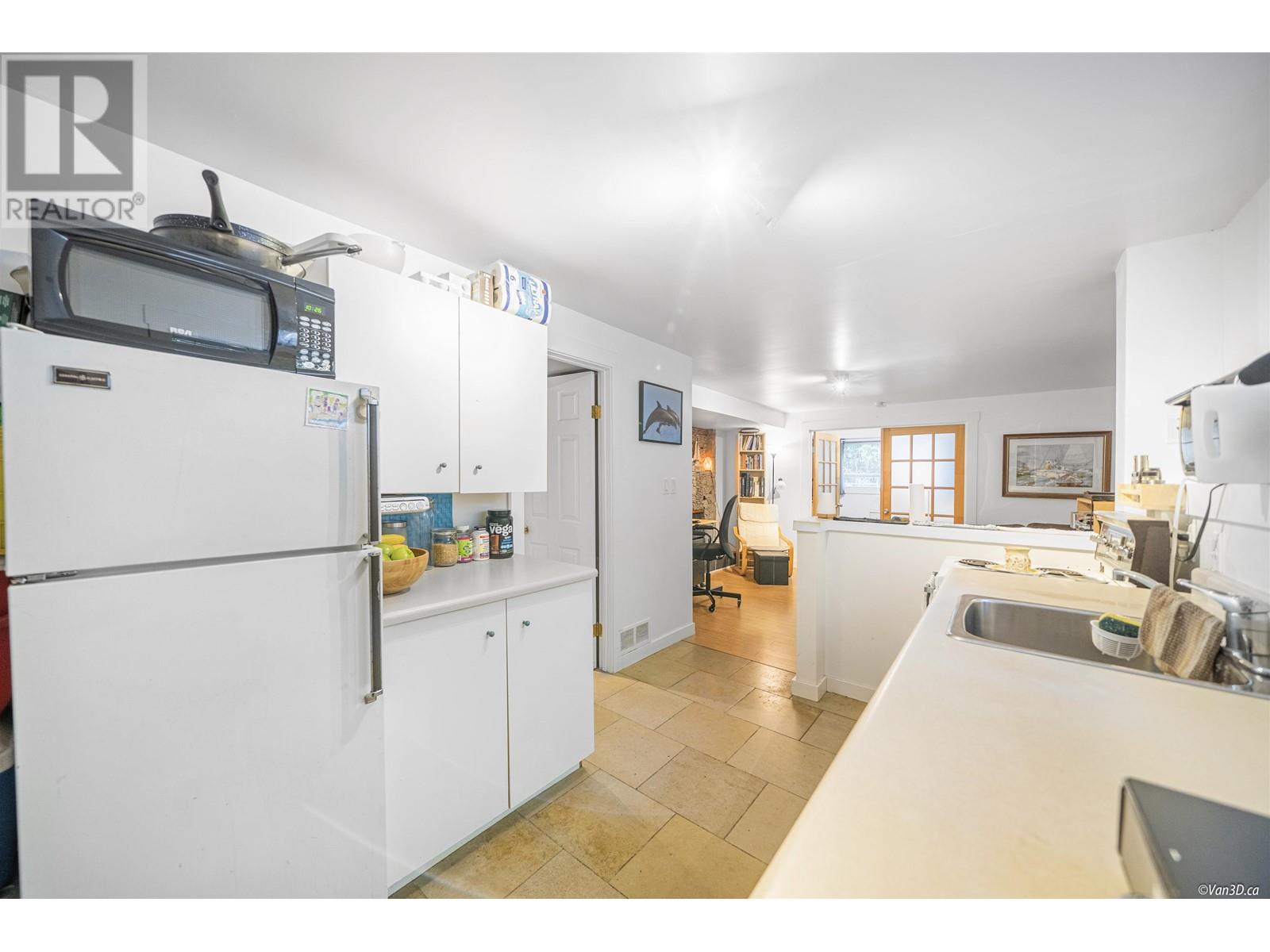 806 Clements Avenue, North Vancouver, British Columbia  V7R 2K7 - Photo 31 - R3000129