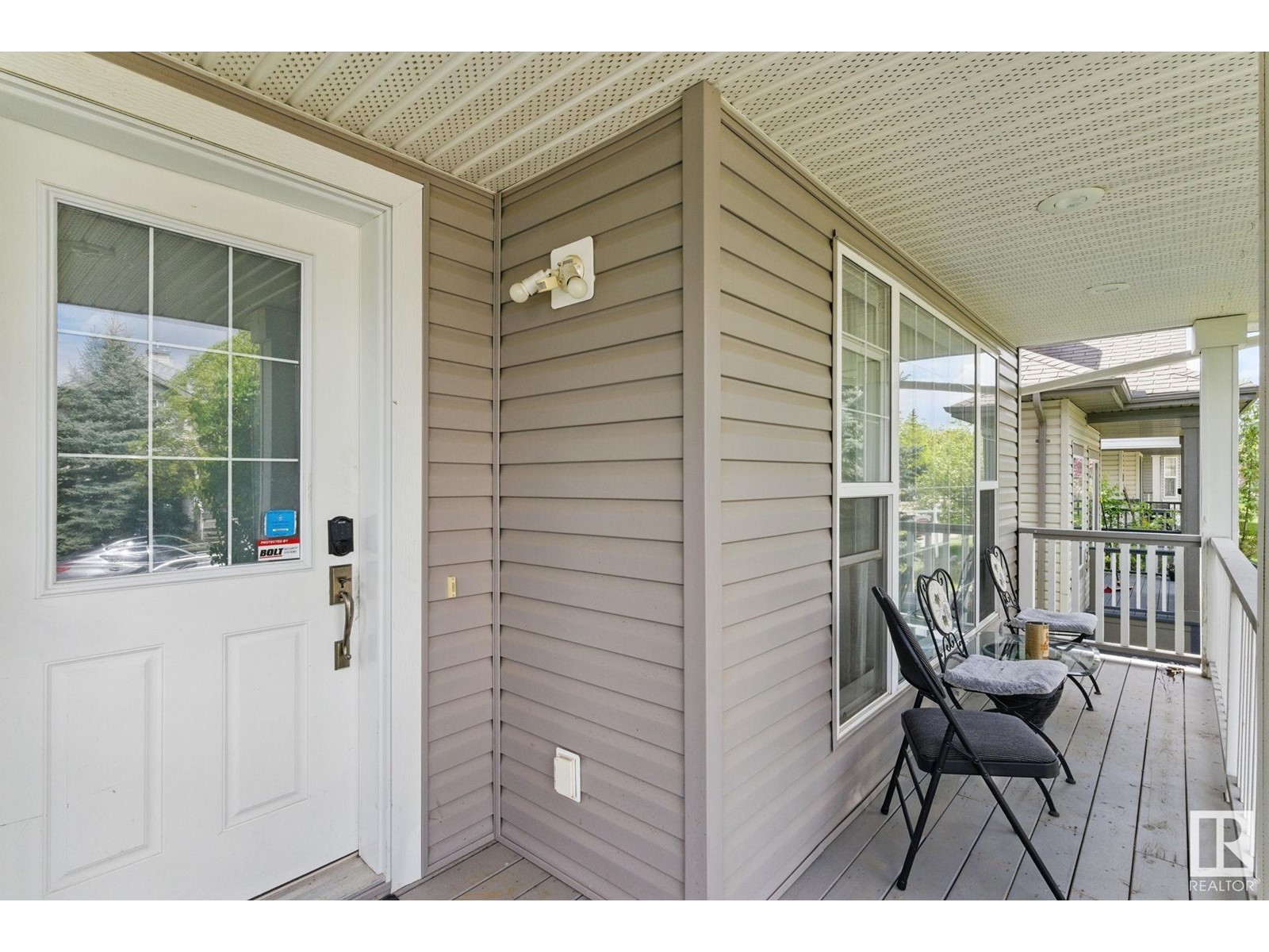 Property at 21327 89 AV NW image 2