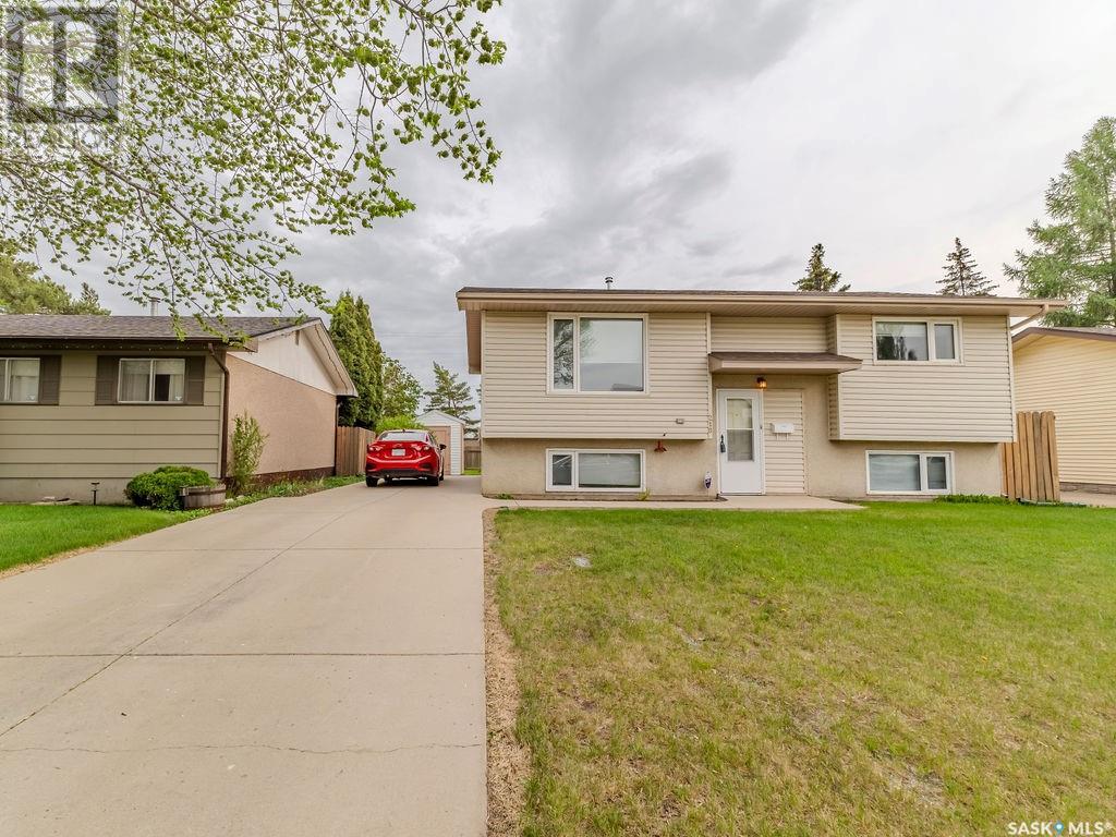 Property at 218 Tache CRESCENT image 1