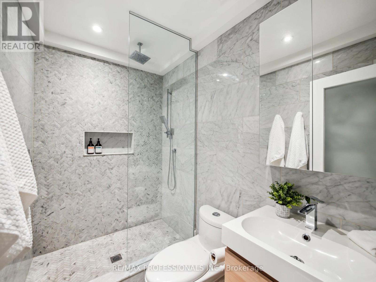 137 Galley Avenue, Toronto, Ontario  M6R 1H2 - Photo 33 - W12159837