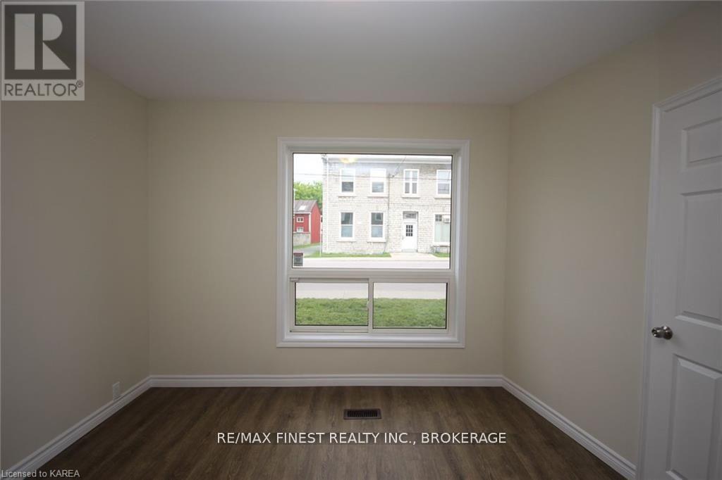 219 Montreal Street, Kingston, Ontario  K7K 3G6 - Photo 11 - X12169394