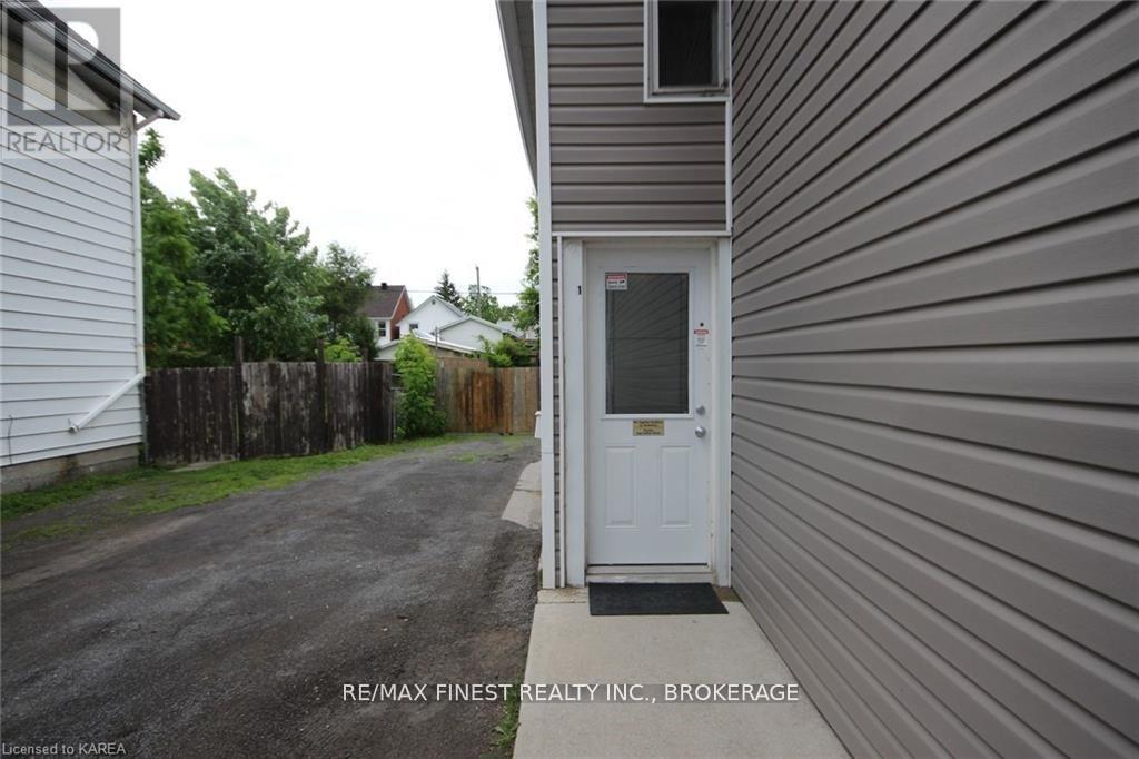 219 Montreal Street, Kingston, Ontario  K7K 3G6 - Photo 16 - X12169394