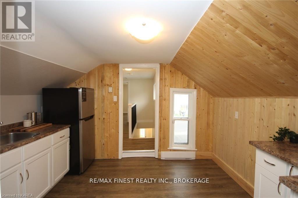 219 Montreal Street, Kingston, Ontario  K7K 3G6 - Photo 22 - X12169394