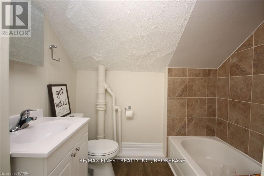 219 Montreal Street, Kingston, Ontario  K7K 3G6 - Photo 26 - X12169394