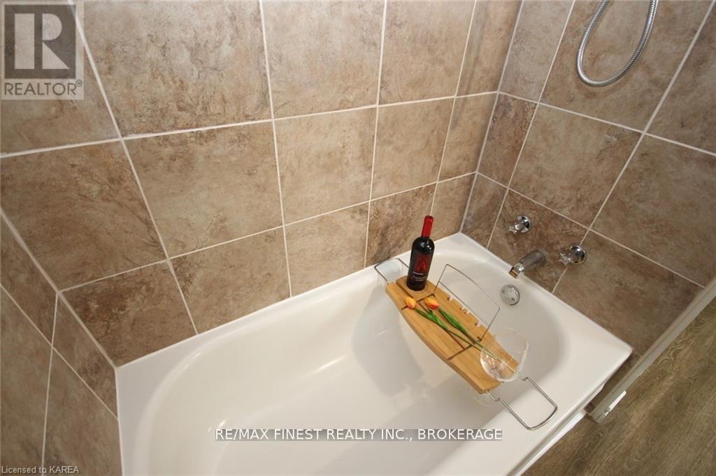 219 Montreal Street, Kingston, Ontario  K7K 3G6 - Photo 29 - X12169394
