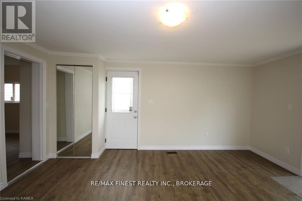 219 Montreal Street, Kingston, Ontario  K7K 3G6 - Photo 4 - X12169394