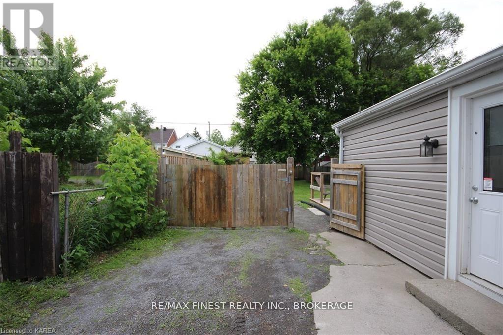 219 Montreal Street, Kingston, Ontario  K7K 3G6 - Photo 45 - X12169394