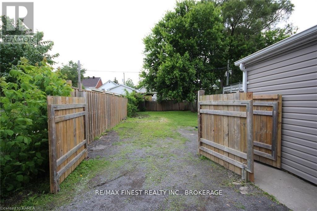 219 Montreal Street, Kingston, Ontario  K7K 3G6 - Photo 46 - X12169394