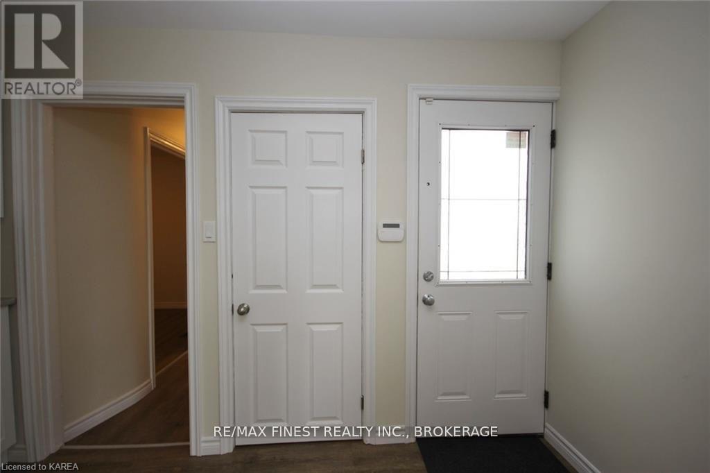 219 Montreal Street, Kingston, Ontario  K7K 3G6 - Photo 5 - X12169394