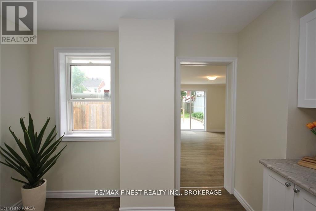219 Montreal Street, Kingston, Ontario  K7K 3G6 - Photo 8 - X12169394