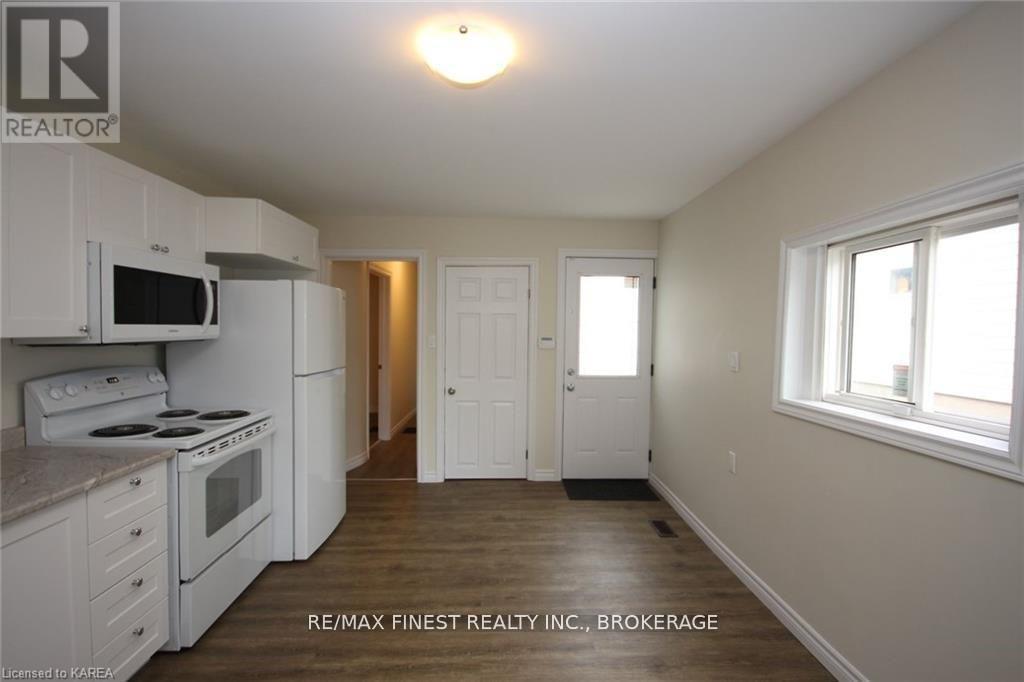 219 Montreal Street, Kingston, Ontario  K7K 3G6 - Photo 9 - X12169394