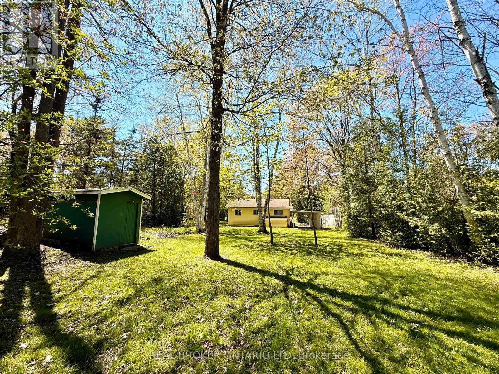 9684 Maylard Avenue, Lambton Shores, Ontario  N0N 1J3 - Photo 15 - X12169312