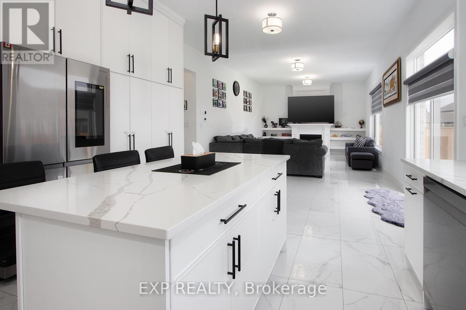 20 Hazelwood Pass, Thames Centre, Ontario  N0L 1G2 - Photo 10 - X12169457