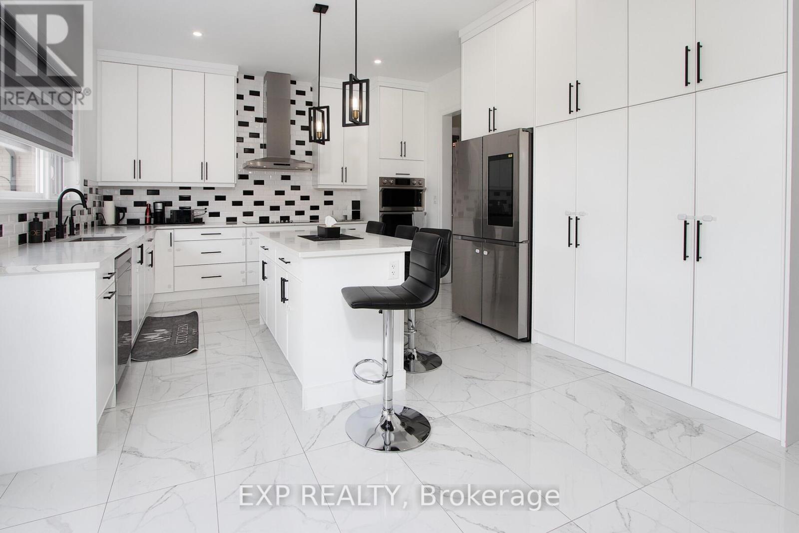 20 Hazelwood Pass, Thames Centre, Ontario  N0L 1G2 - Photo 13 - X12169457