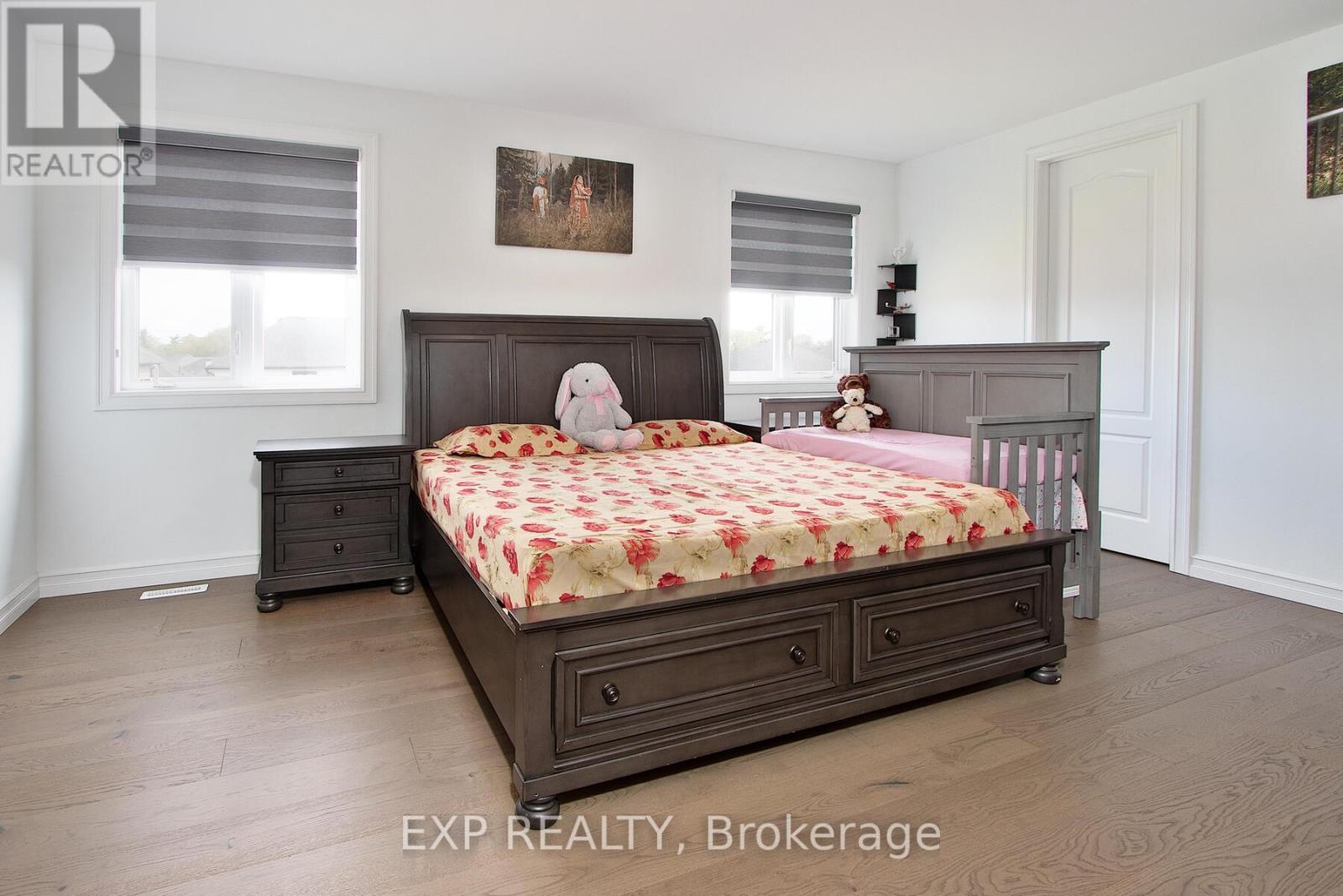 20 Hazelwood Pass, Thames Centre, Ontario  N0L 1G2 - Photo 24 - X12169457