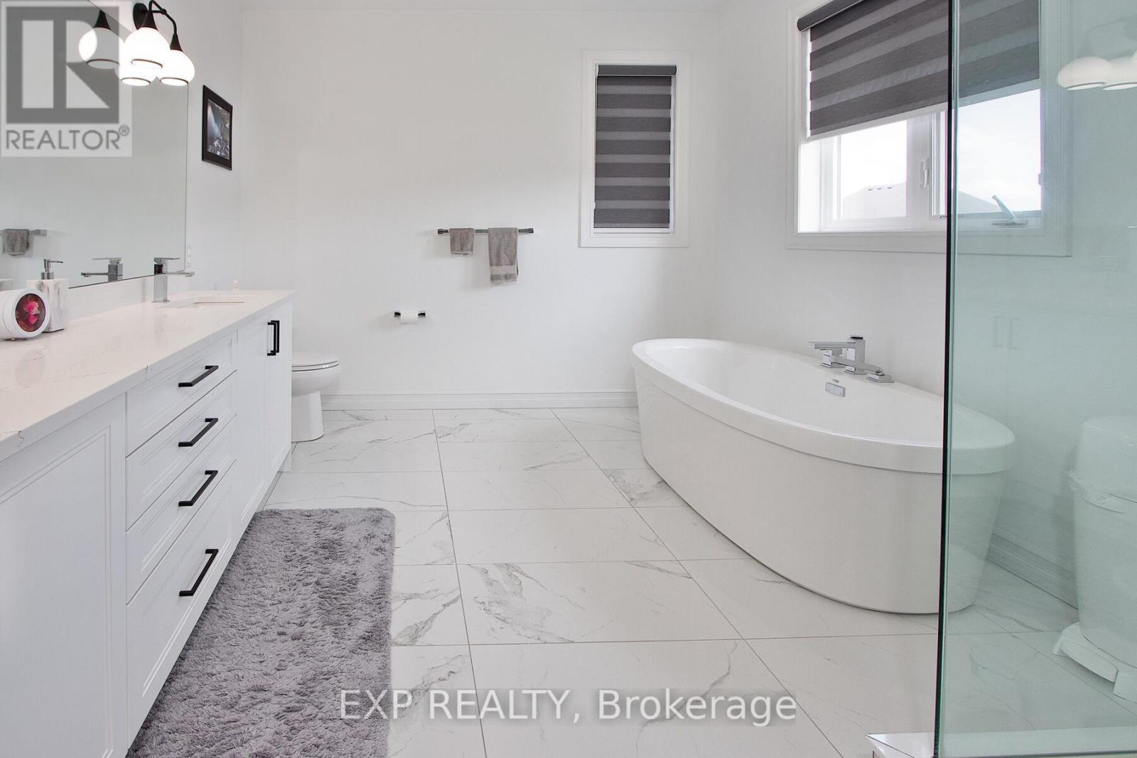 20 Hazelwood Pass, Thames Centre, Ontario  N0L 1G2 - Photo 27 - X12169457