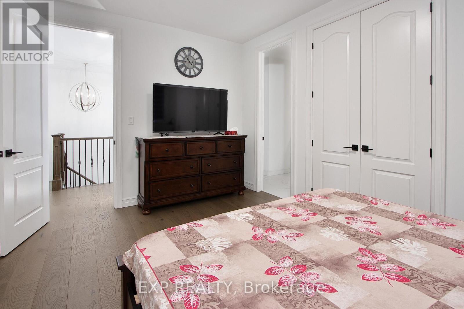 20 Hazelwood Pass, Thames Centre, Ontario  N0L 1G2 - Photo 35 - X12169457