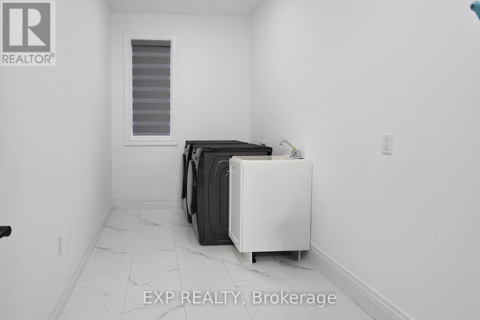 20 Hazelwood Pass, Thames Centre, Ontario  N0L 1G2 - Photo 37 - X12169457