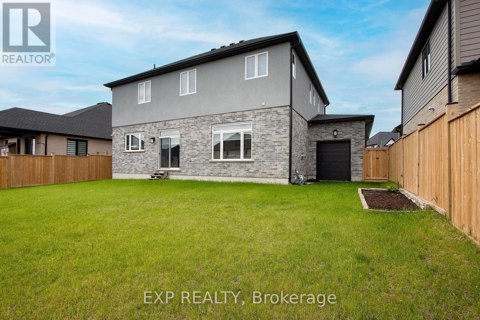 20 Hazelwood Pass, Thames Centre, Ontario  N0L 1G2 - Photo 44 - X12169457