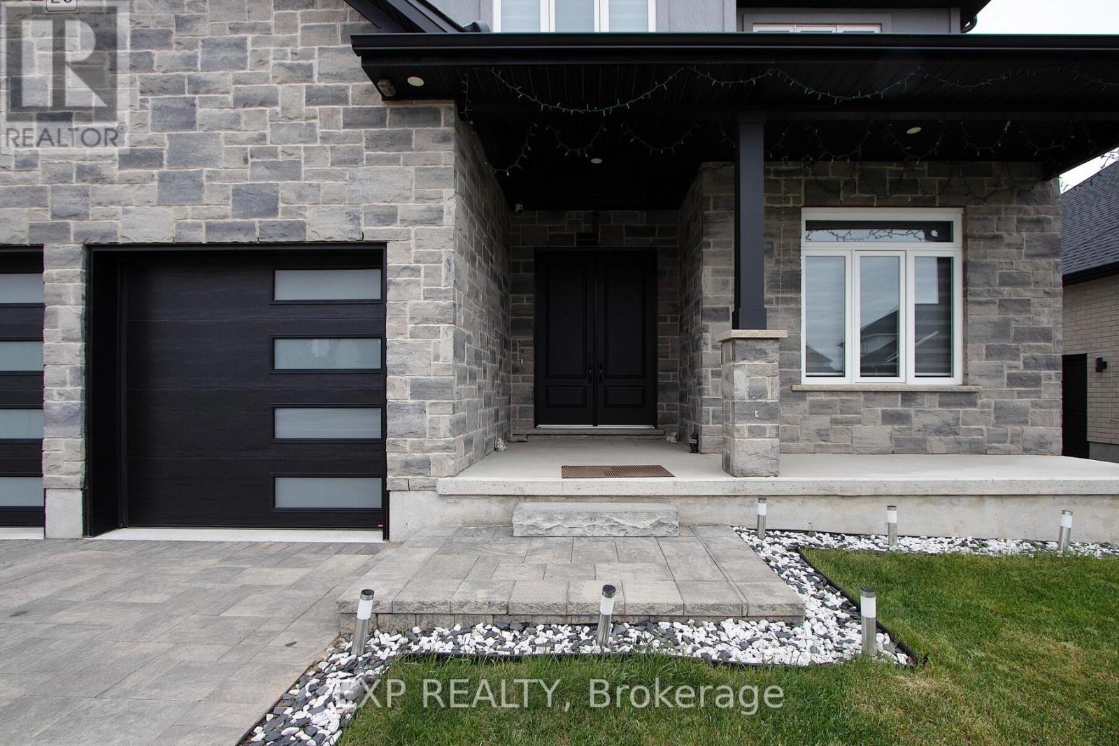 20 Hazelwood Pass, Thames Centre, Ontario  N0L 1G2 - Photo 48 - X12169457