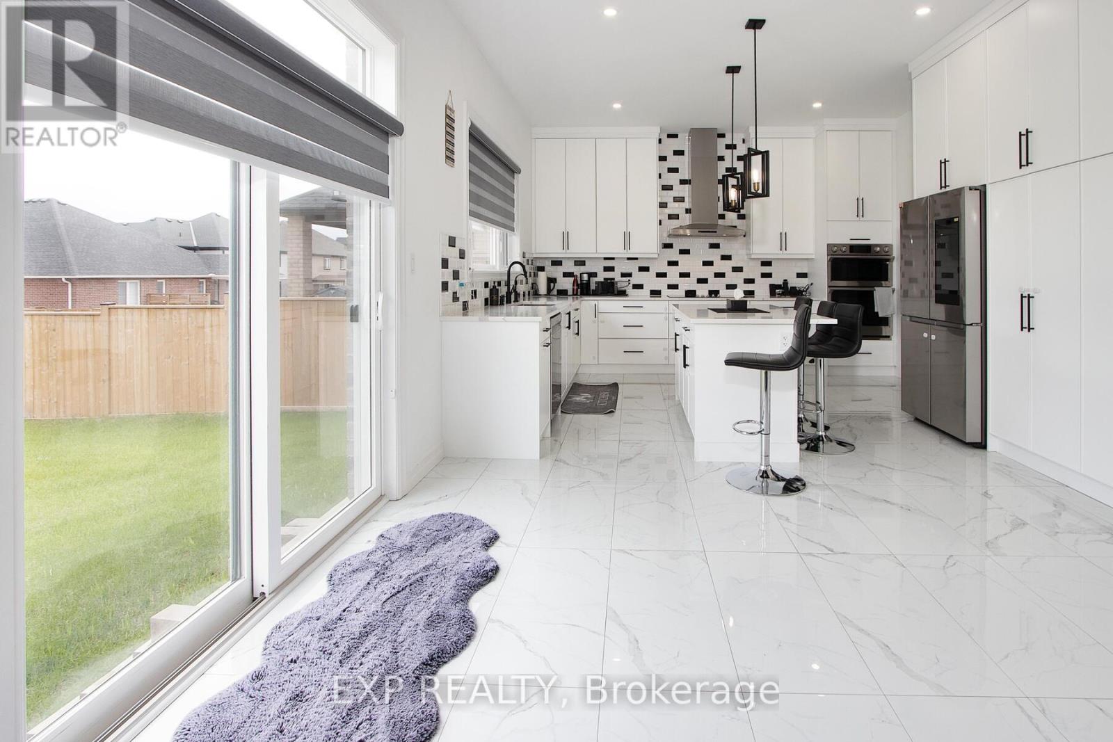 20 Hazelwood Pass, Thames Centre, Ontario  N0L 1G2 - Photo 6 - X12169457