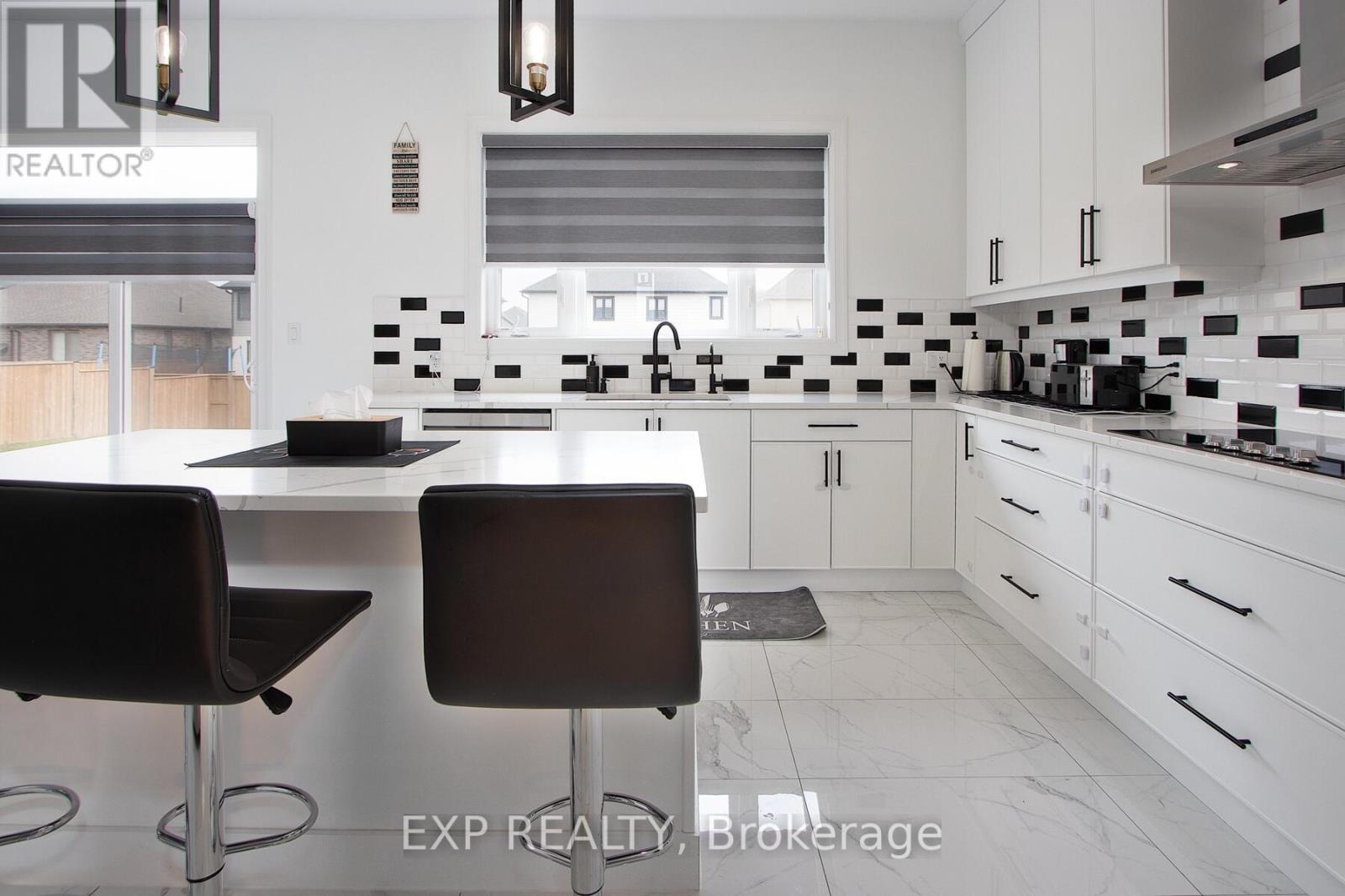 20 Hazelwood Pass, Thames Centre, Ontario  N0L 1G2 - Photo 7 - X12169457