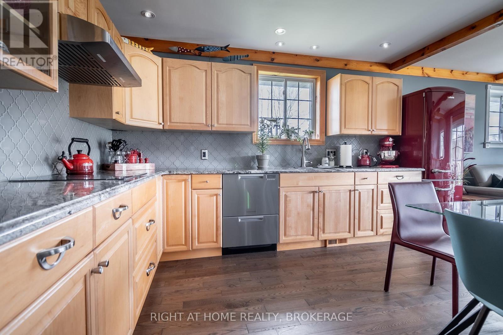 152 Kingsway Street, Welland, Ontario  L3B 3N9 - Photo 48 - X12108630