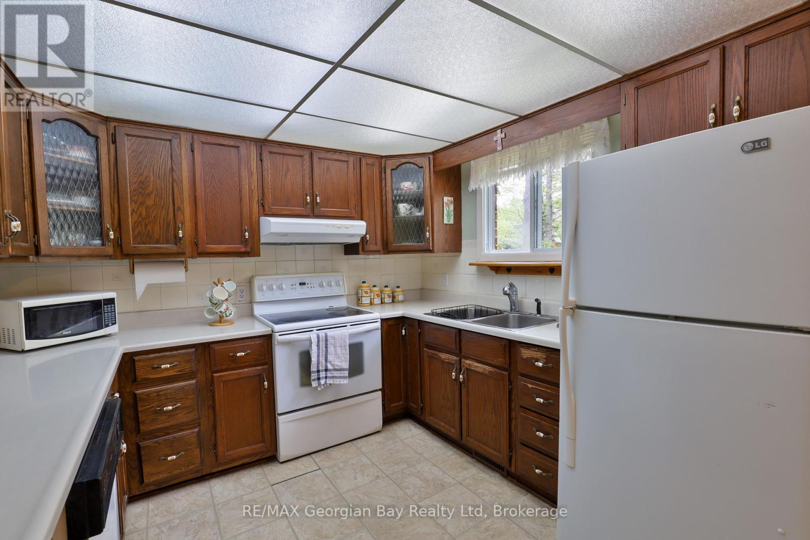 1 Lindale Avenue, Tiny, Ontario  L9M 0J2 - Photo 12 - S12169481