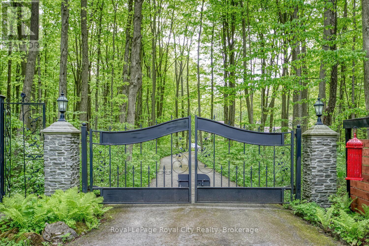 1158 Conservation Road E, Milton, Ontario  L0P 1B0 - Photo 2 - W12169441