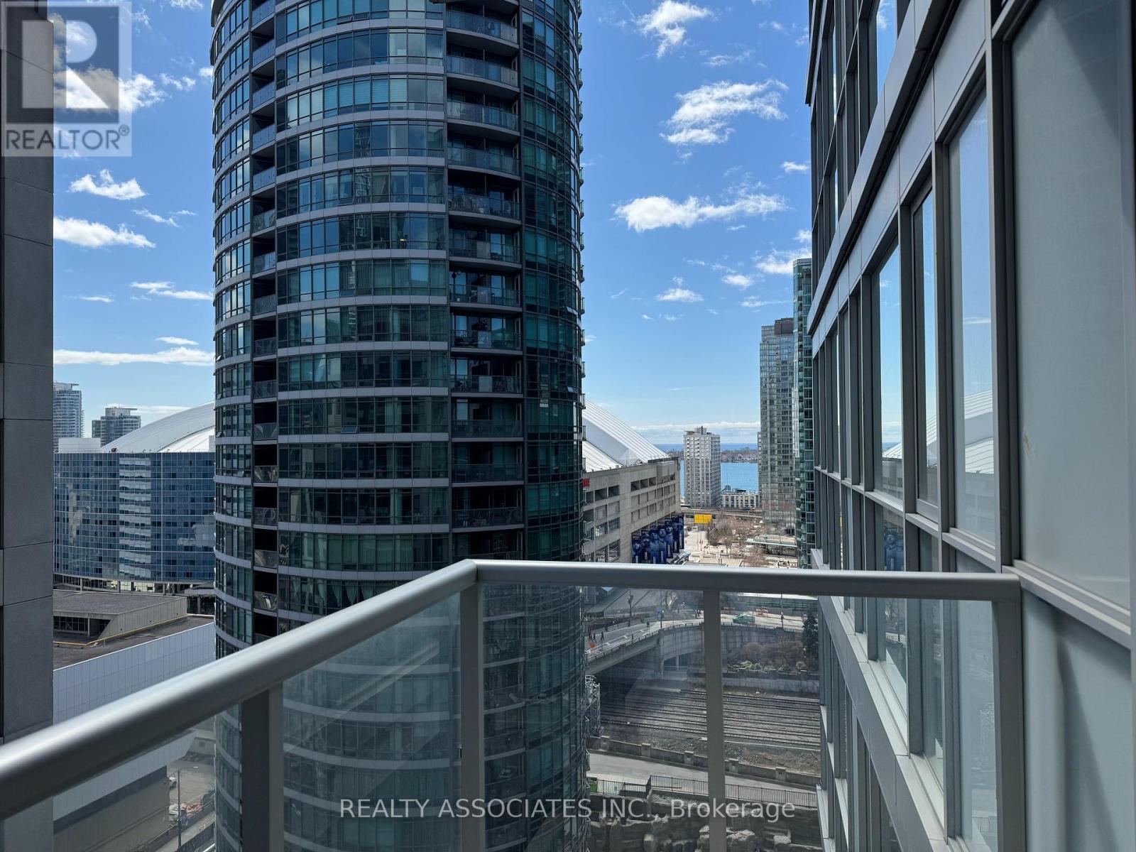 1601 - 352 Front Street W, Toronto, Ontario  M5V 1B5 - Photo 1 - C12169087