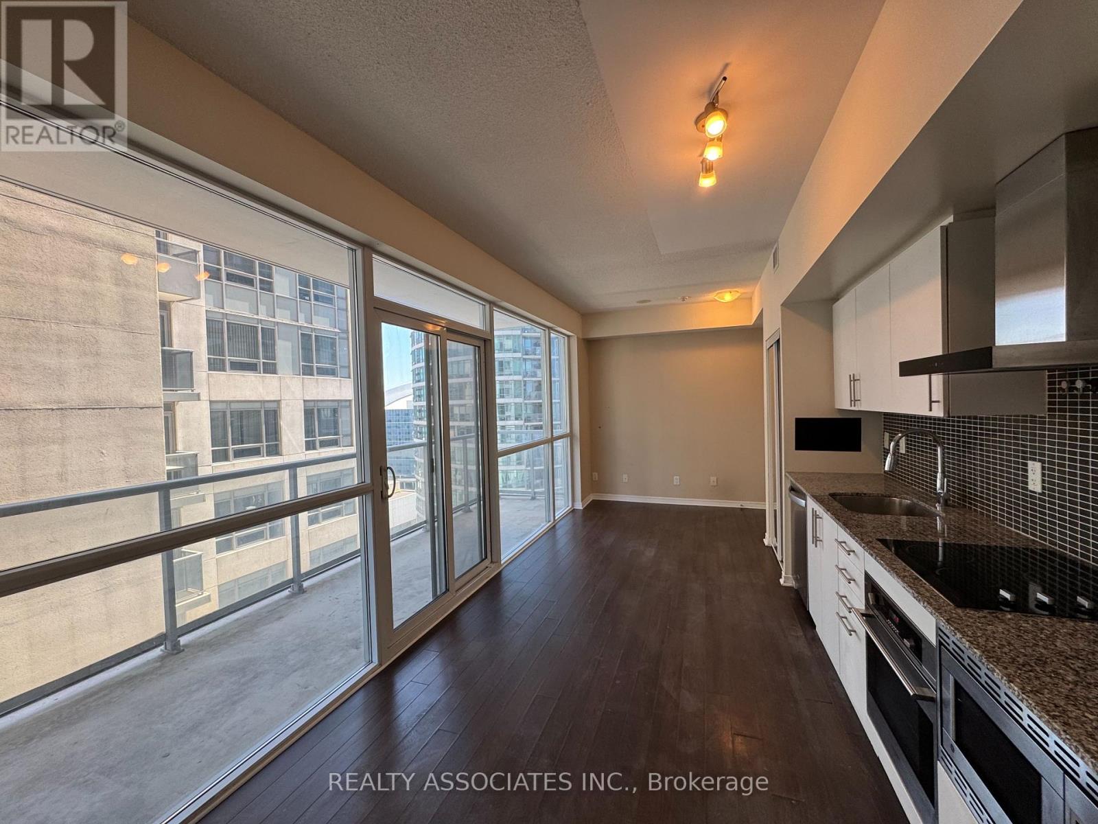 1601 - 352 Front Street W, Toronto, Ontario  M5V 1B5 - Photo 6 - C12169087