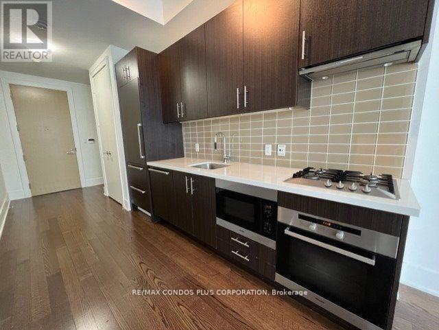 728 - 39 Queens Quay E, Toronto, Ontario  M5E 0A5 - Photo 2 - C12169281
