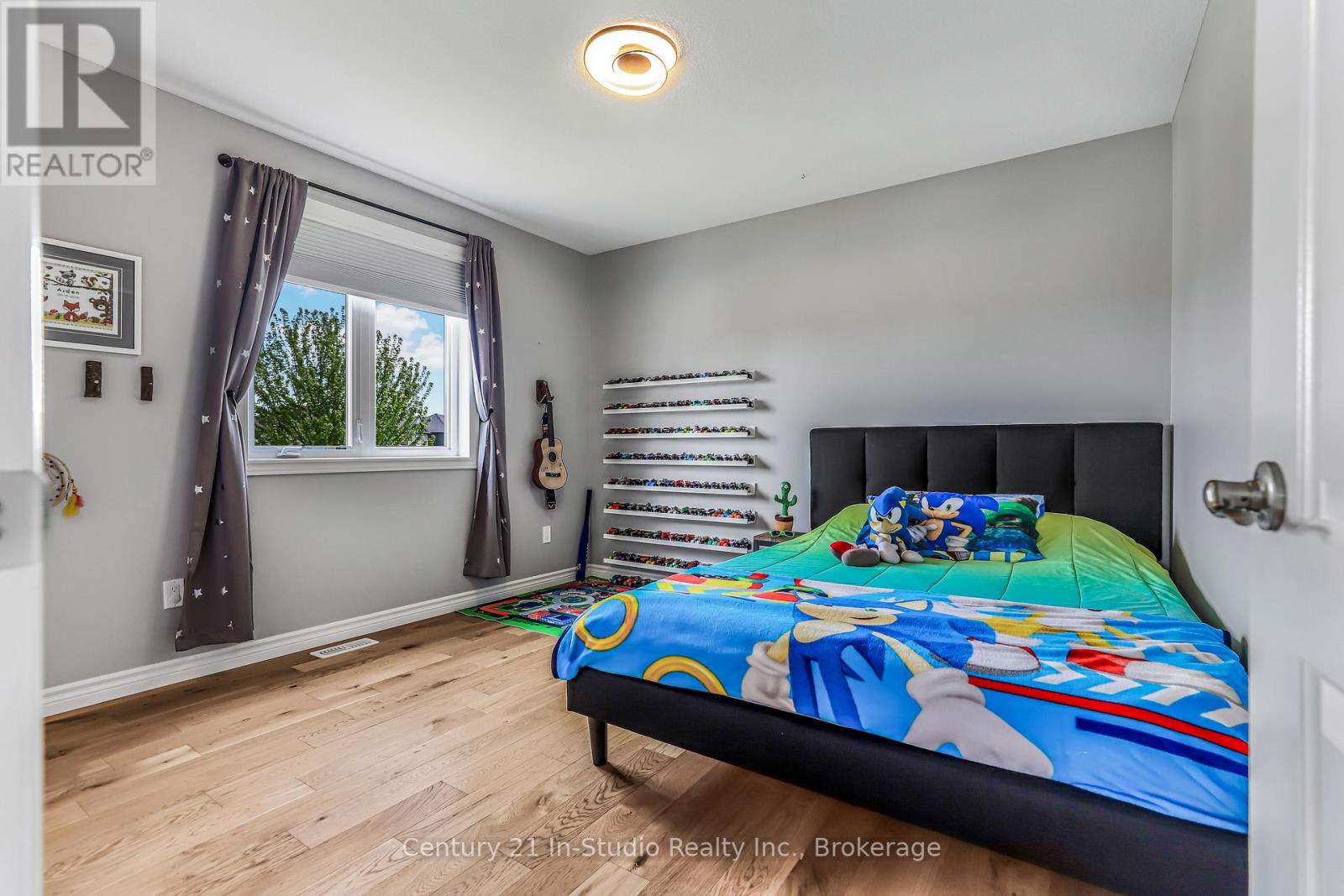 898 Sumpton Street, Saugeen Shores, Ontario  N0H 2C2 - Photo 40 - X12169291