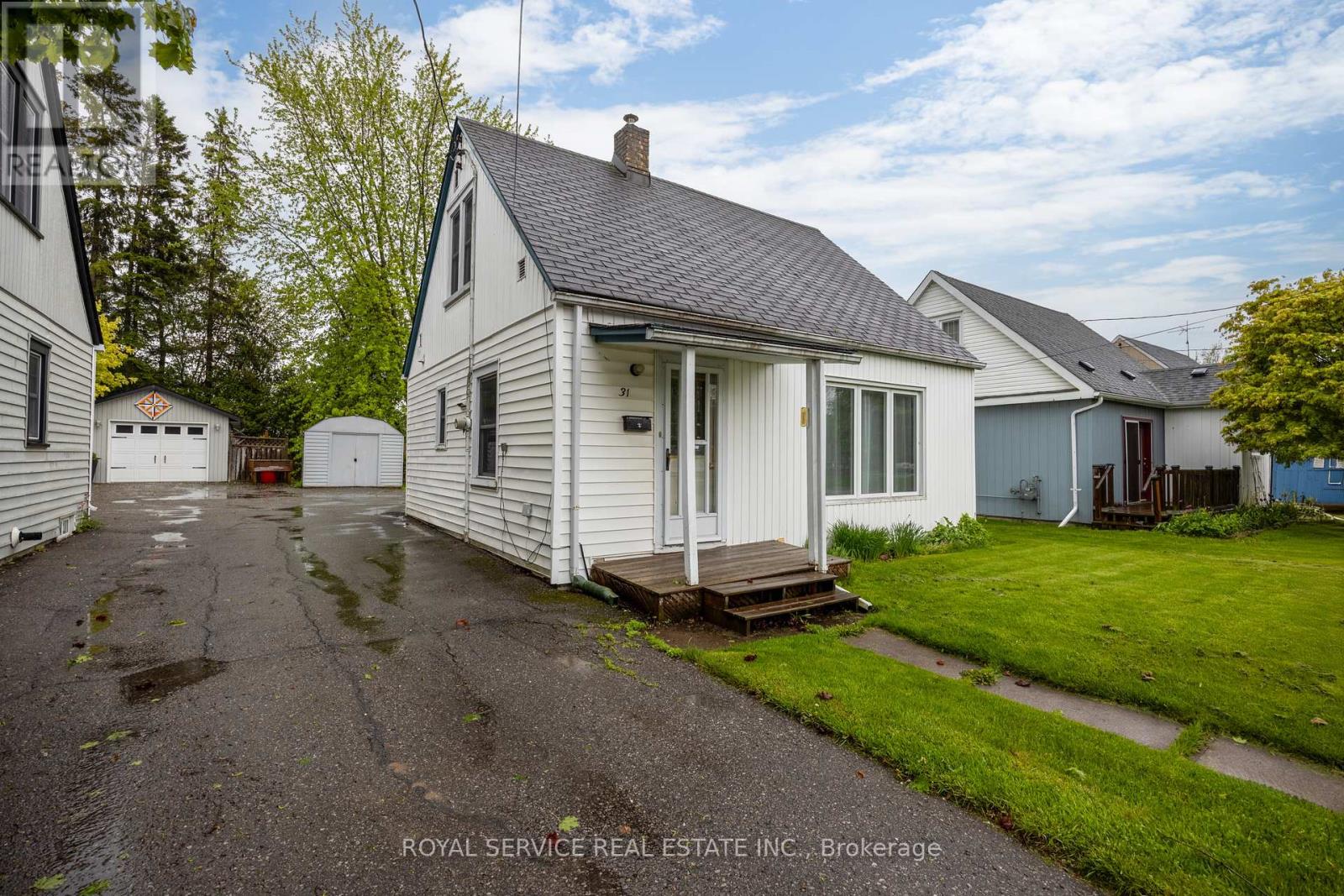 31 Caroline Street, Port Hope, Ontario  L1A 1Y6 - Photo 3 - X12169414