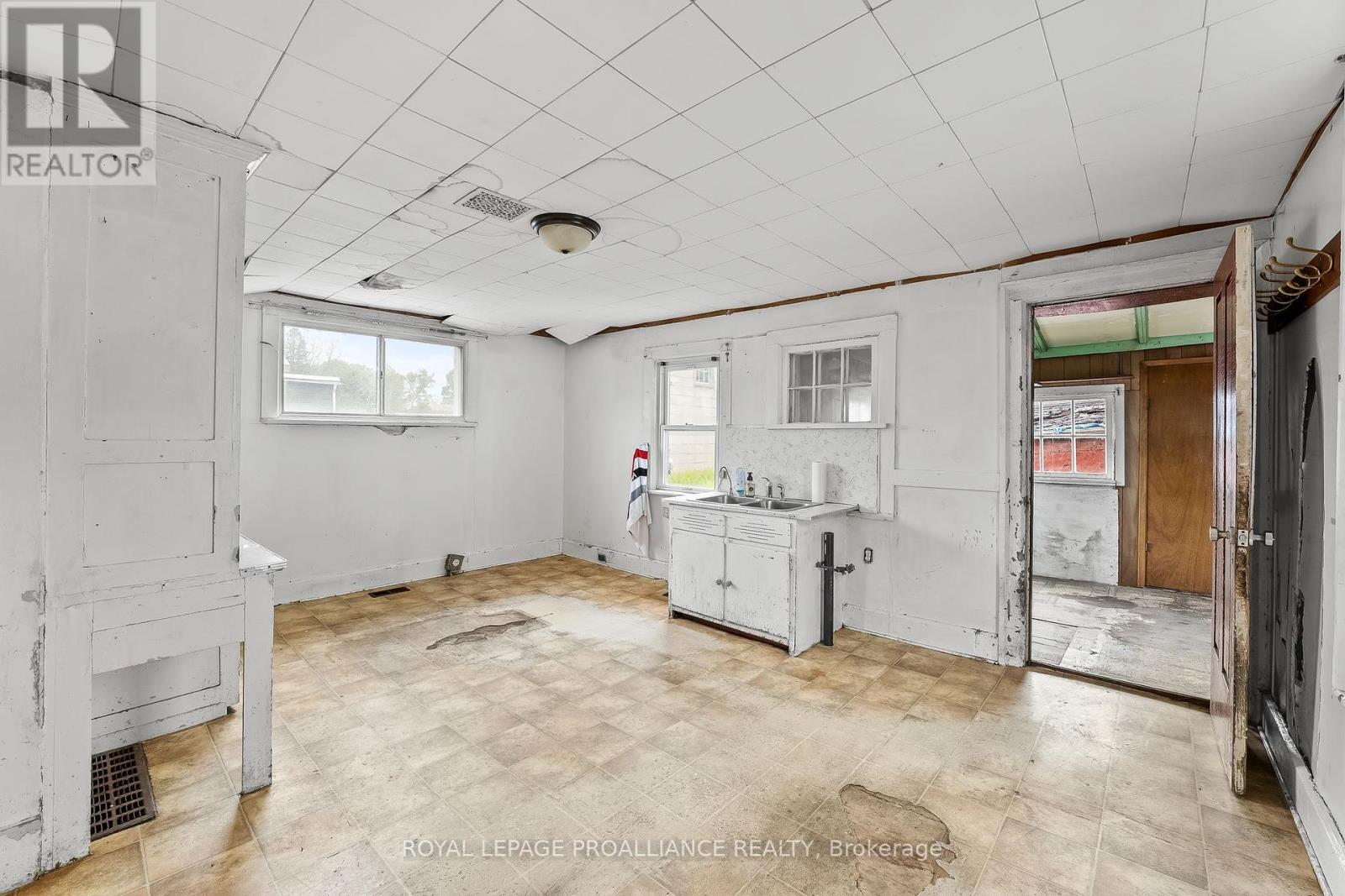 16 Bramley Street N, Port Hope, Ontario  L1A 3K8 - Photo 8 - X12169469
