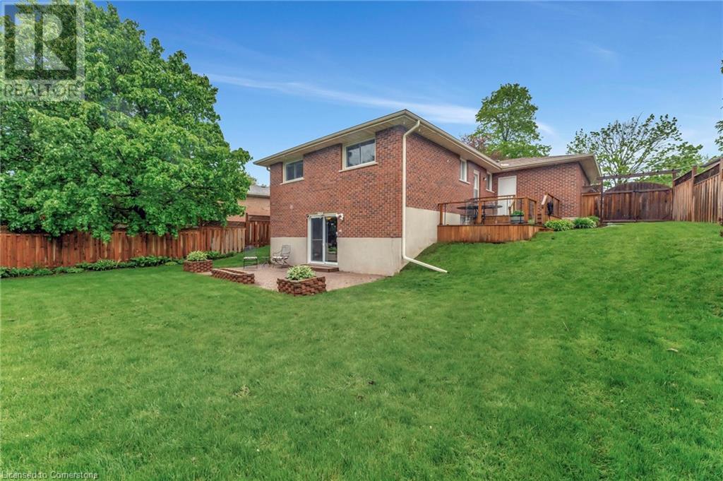 181 White Pine Crescent, Waterloo, Ontario  N2V 1B3 - Photo 2 - 40732853