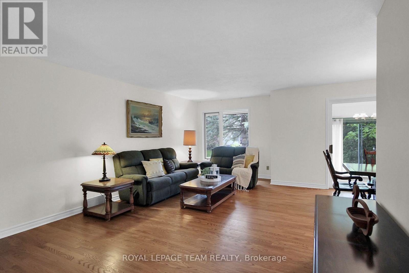 6 Meadowmist Court, Ottawa, Ontario  K2S 1B9 - Photo 8 - X12169393