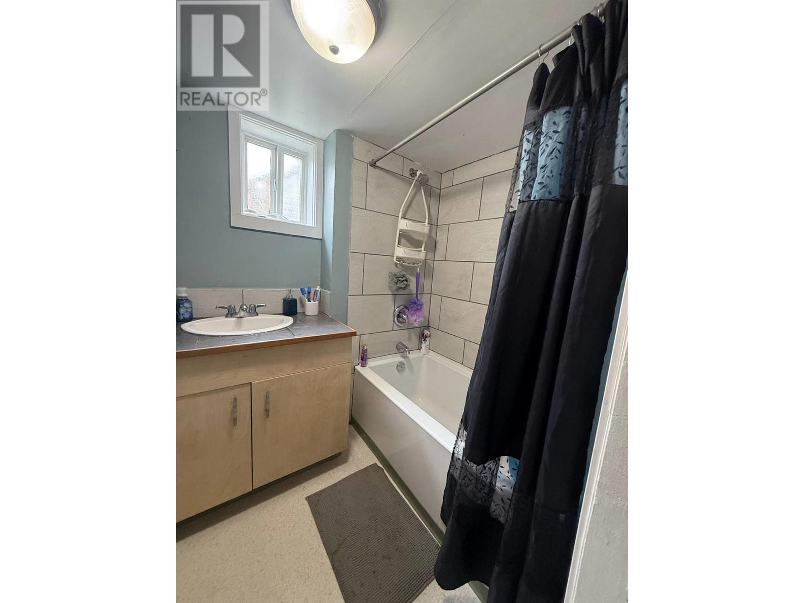 178 Columbia Avenue, Castlegar, British Columbia  V1N 1A9 - Photo 23 - 10347474