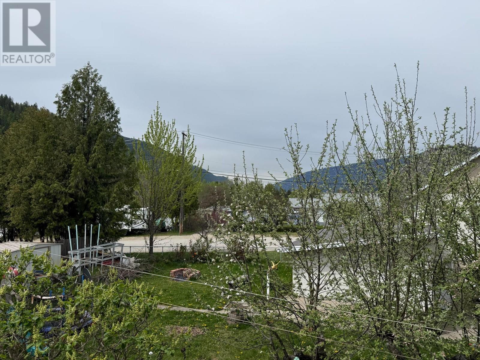 178 Columbia Avenue, Castlegar, British Columbia  V1N 1A9 - Photo 34 - 10347474