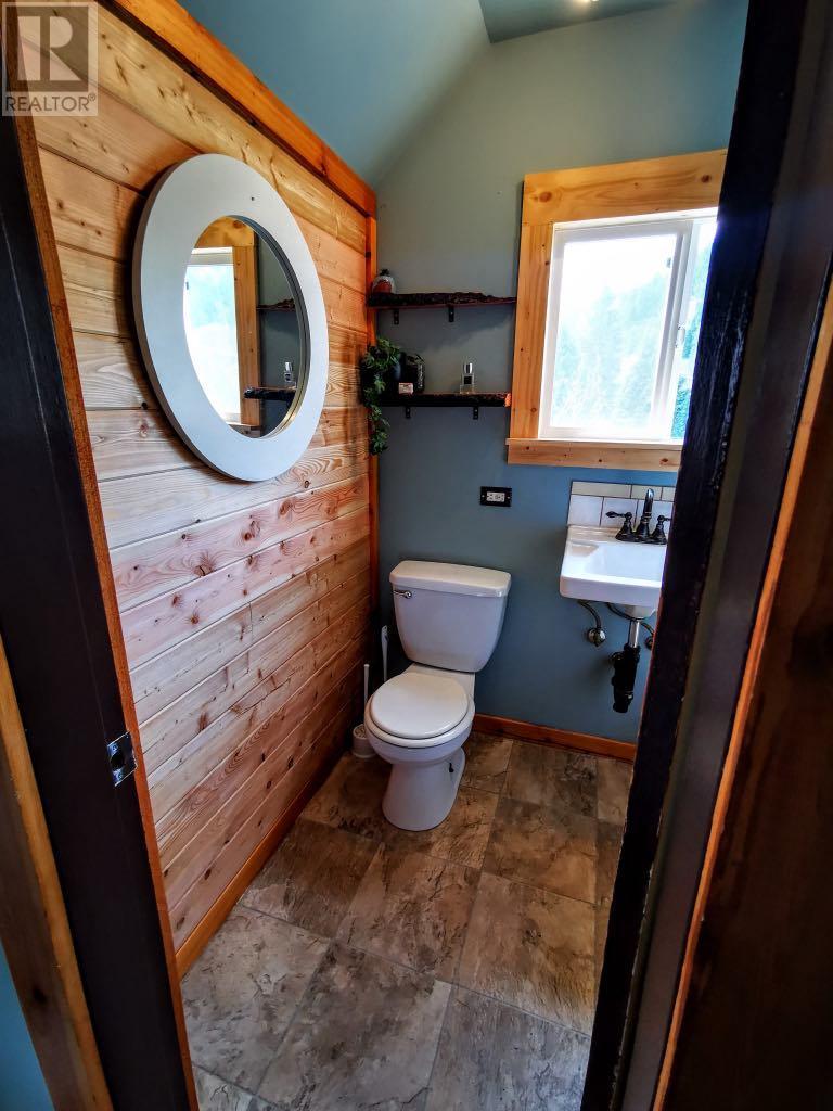 178 Columbia Avenue, Castlegar, British Columbia  V1N 1A9 - Photo 17 - 10347474